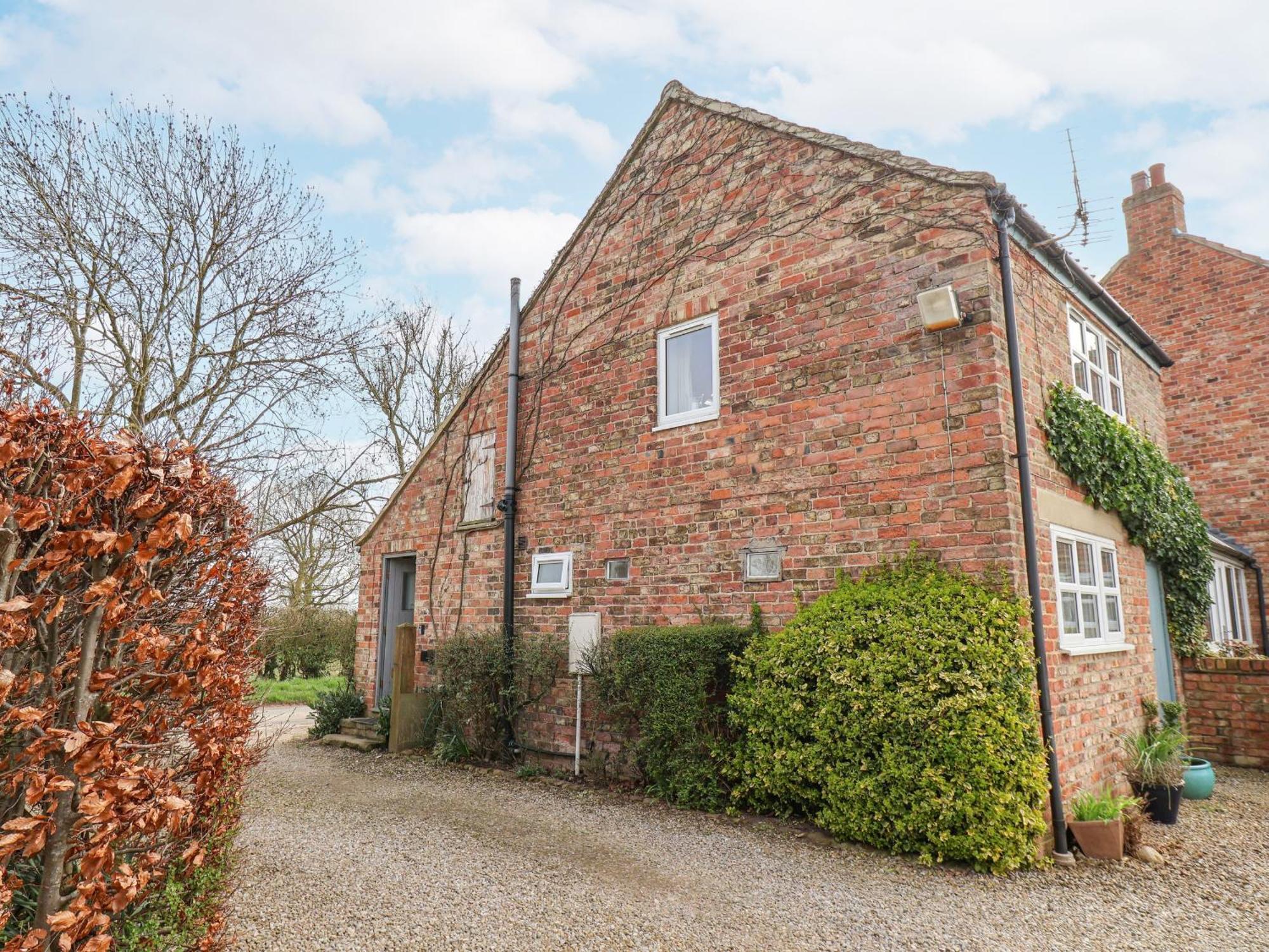 The Barn - Poplar Farm Villa - York — Photos 1